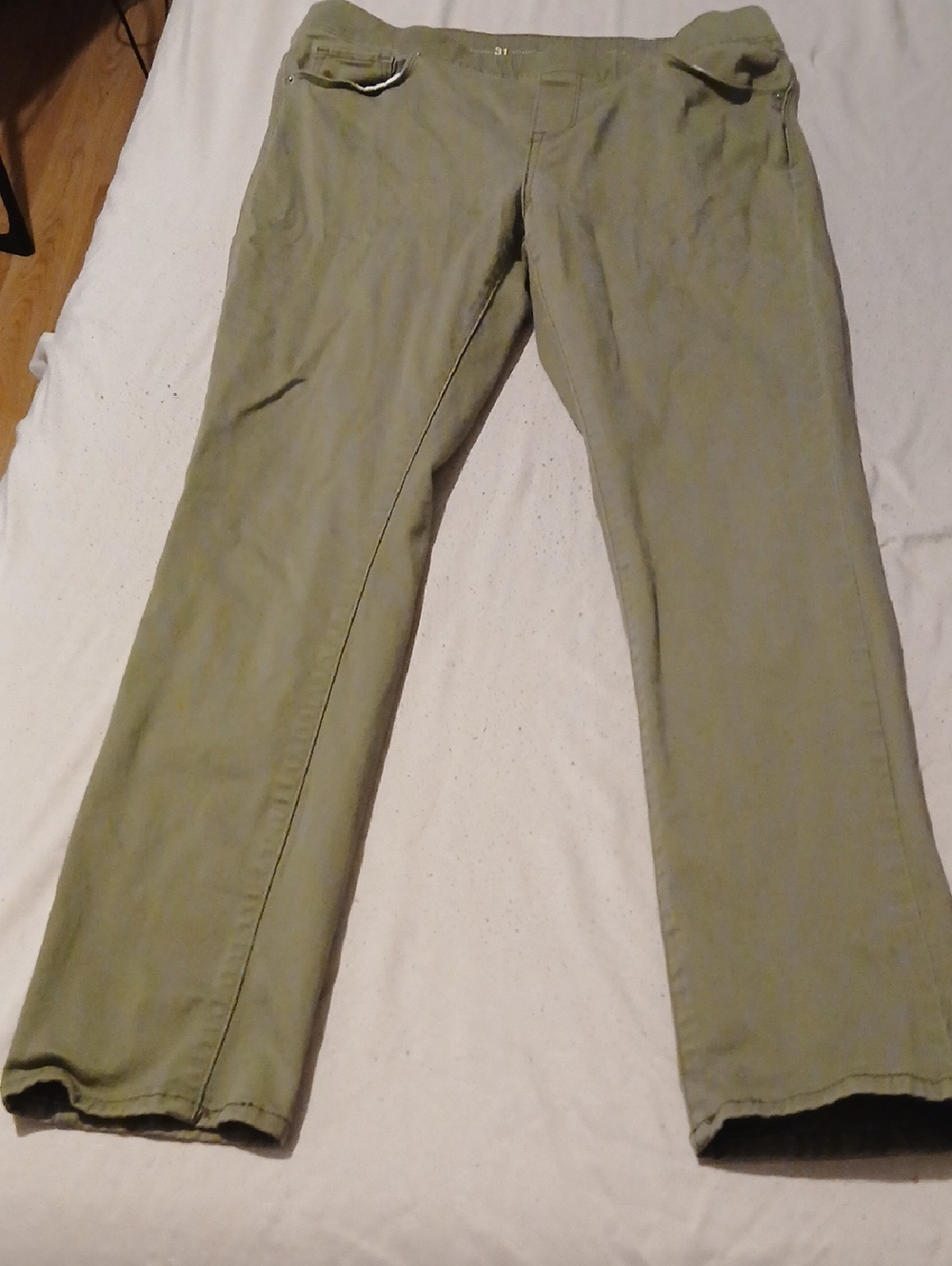 Levi's Olive Chino Pants - Straight Leg